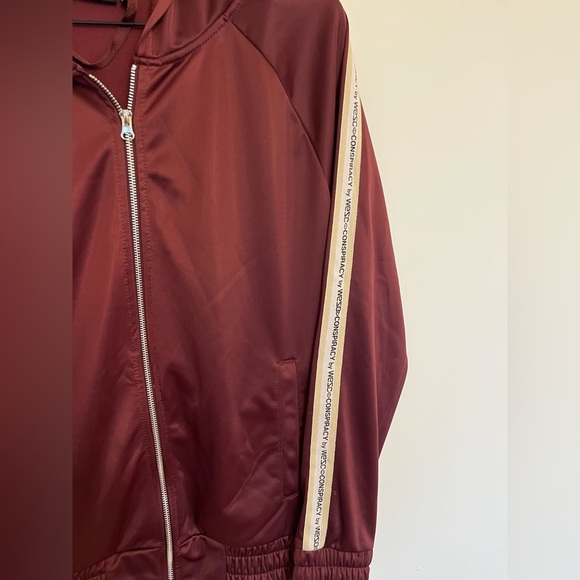 Conspiracy by wesc Burgundy Hoodie with Logo Accents size XL women - Picture 4 of 7